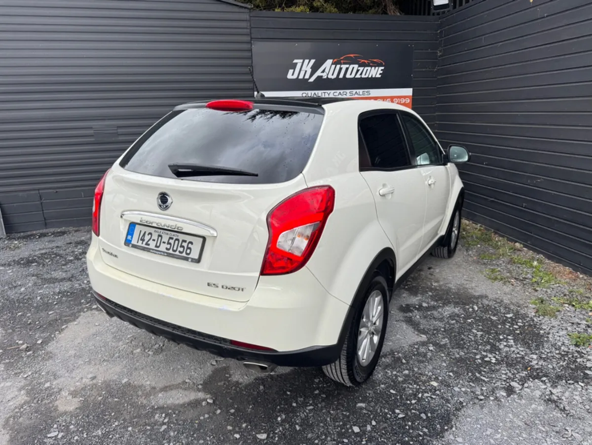 SsangYong Korando 4X2 ES CROSSOVER 5DR - Image 4