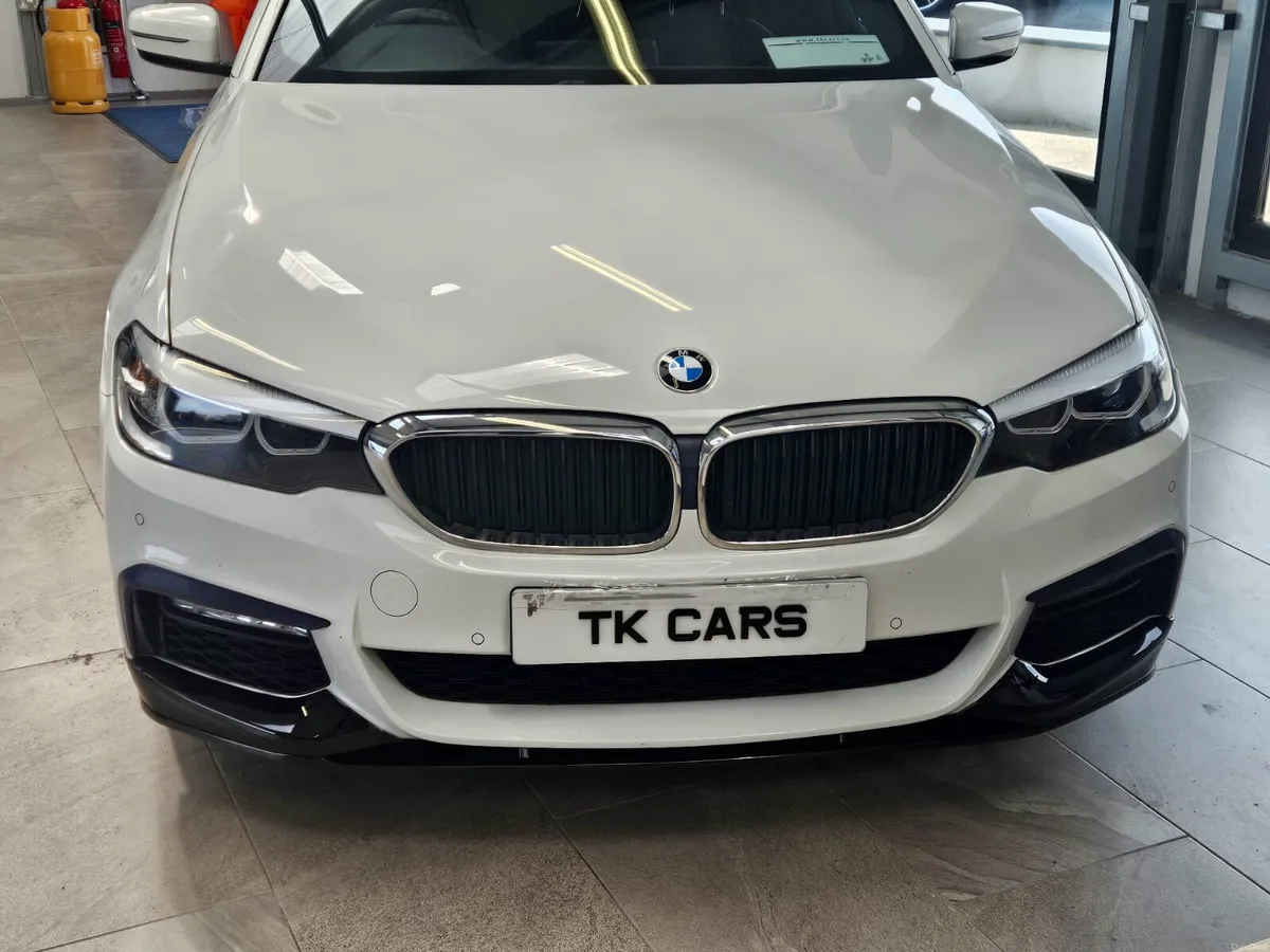 18 BMW 520 D M-SPORT - Image 4