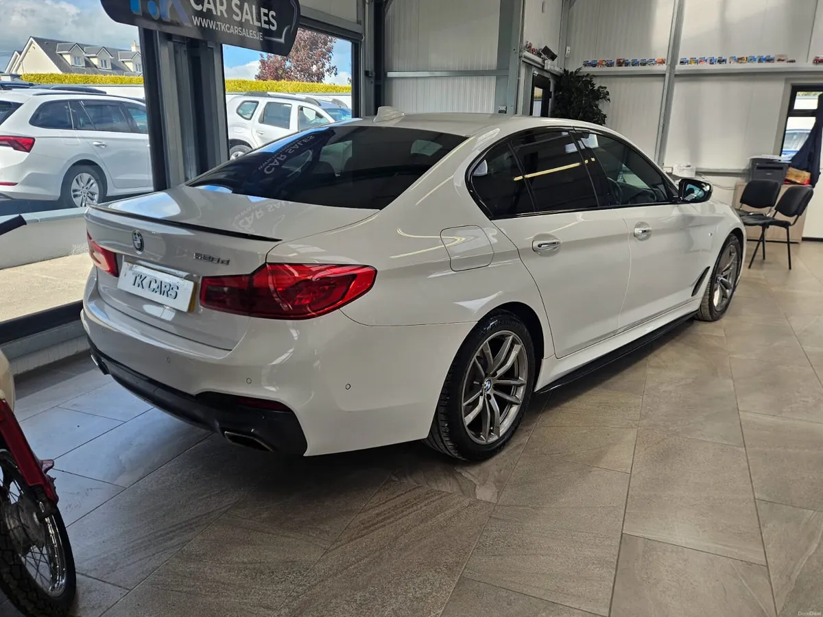 18 BMW 520 D M-SPORT - Image 3