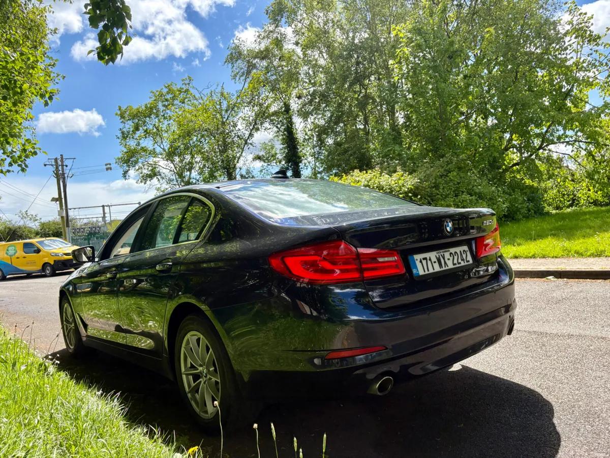 2017 BMW 5-Series 520d - Image 5