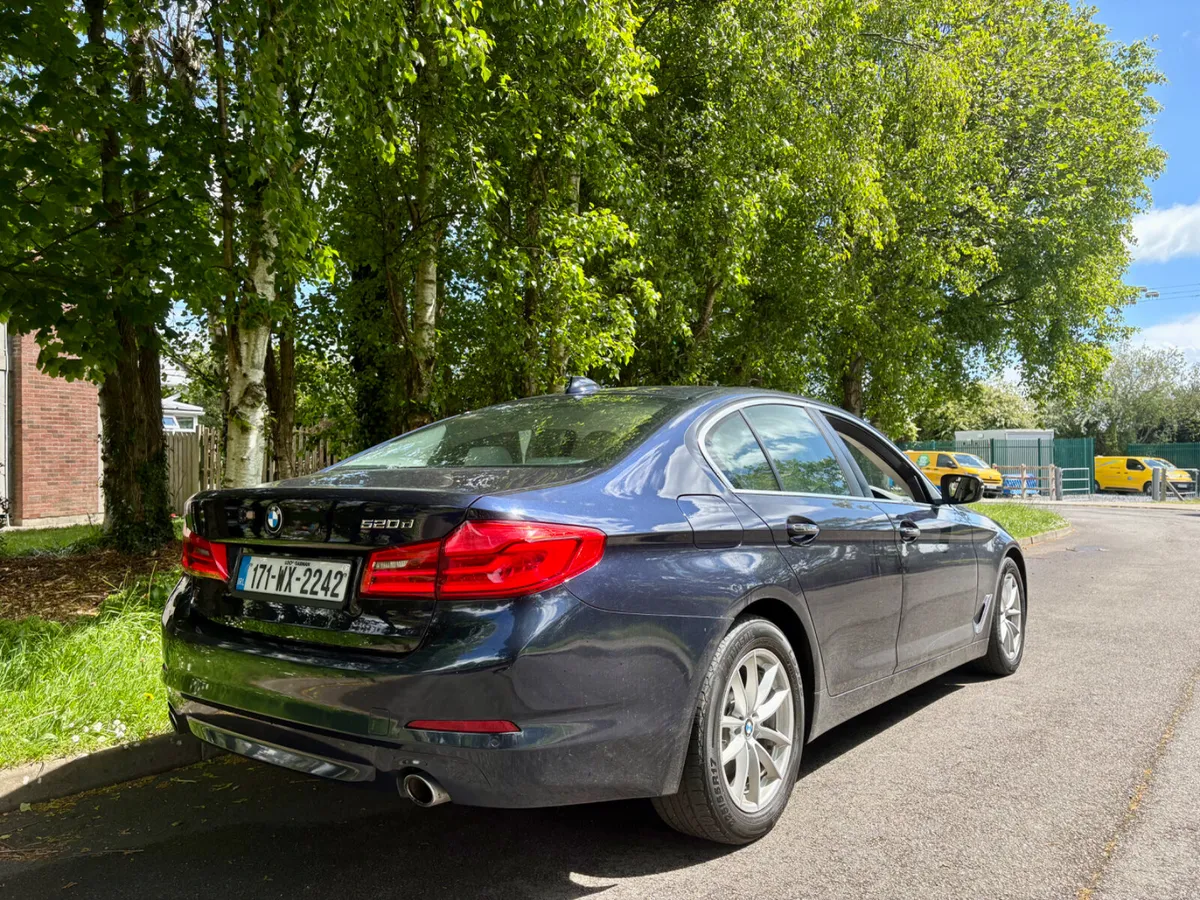 2017 BMW 5-Series 520d - Image 3