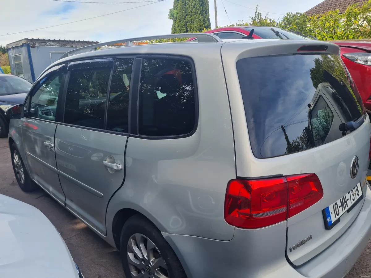 2010 Volkswagen Touran 1.6tdi 7 seater - Image 2