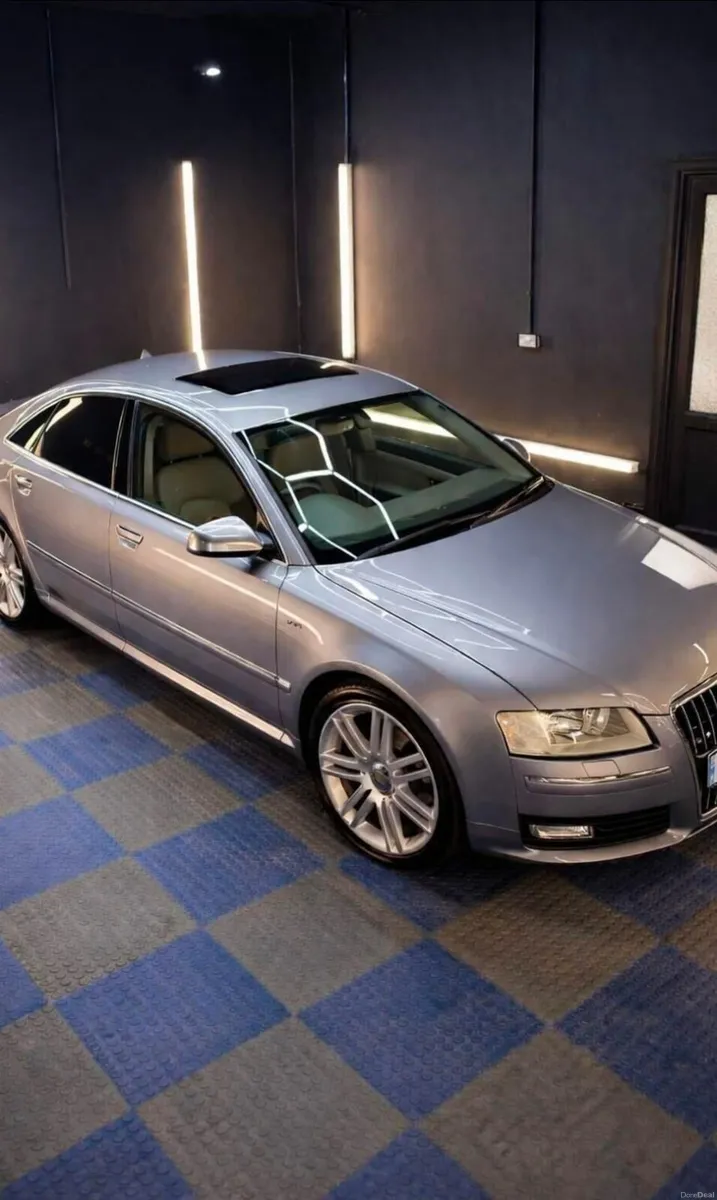 Audi S8 5.2 V10 - Image 2