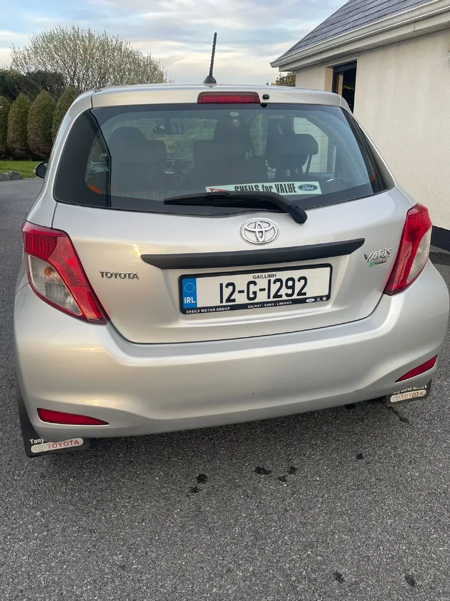 Toyota Yaris 2012 - Image 2