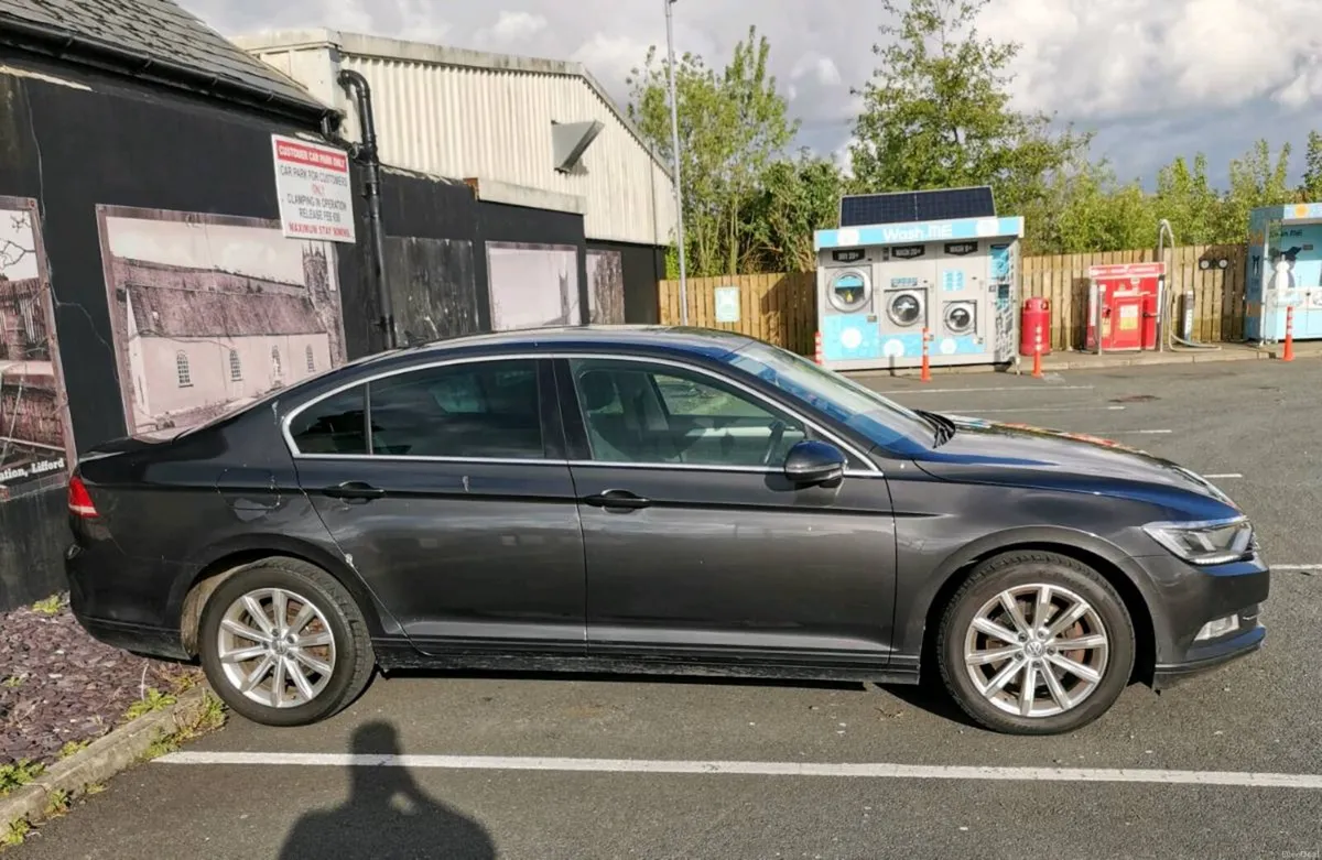 2018 Volkswagon Passat - Image 2
