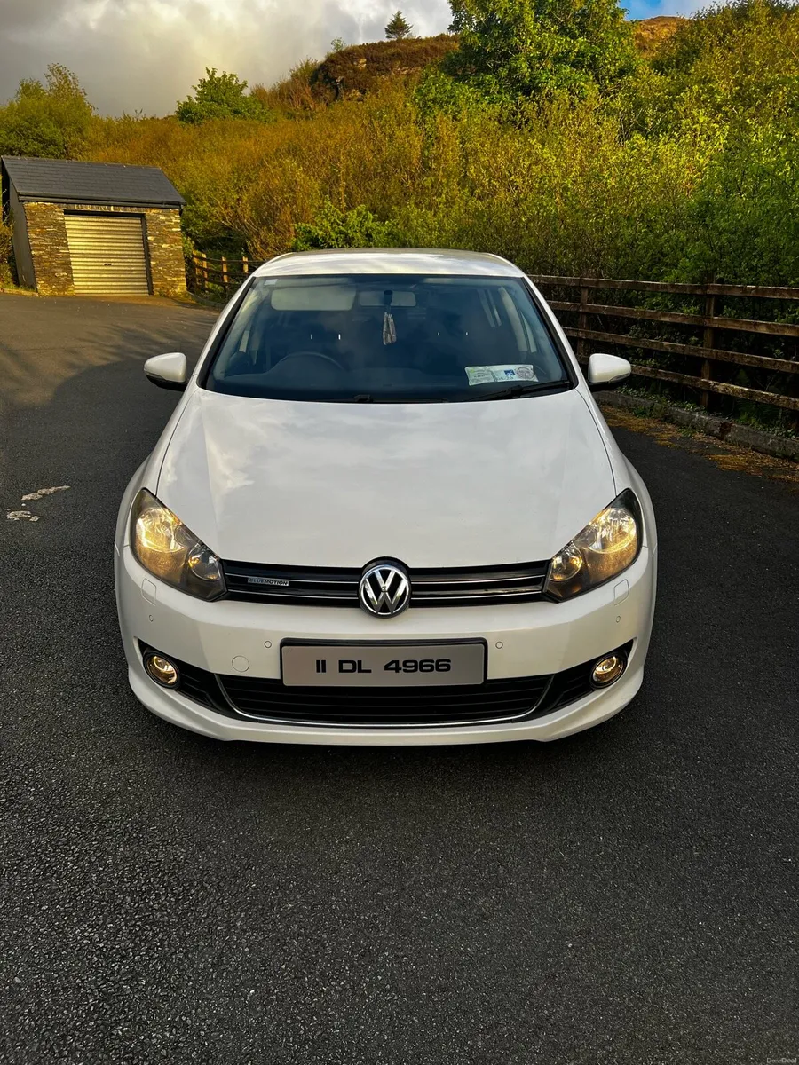 2011 Volkswagen Golf - Image 3