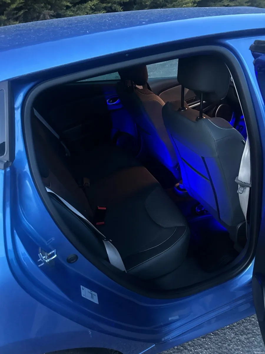 Renault Clio automatic - Image 5