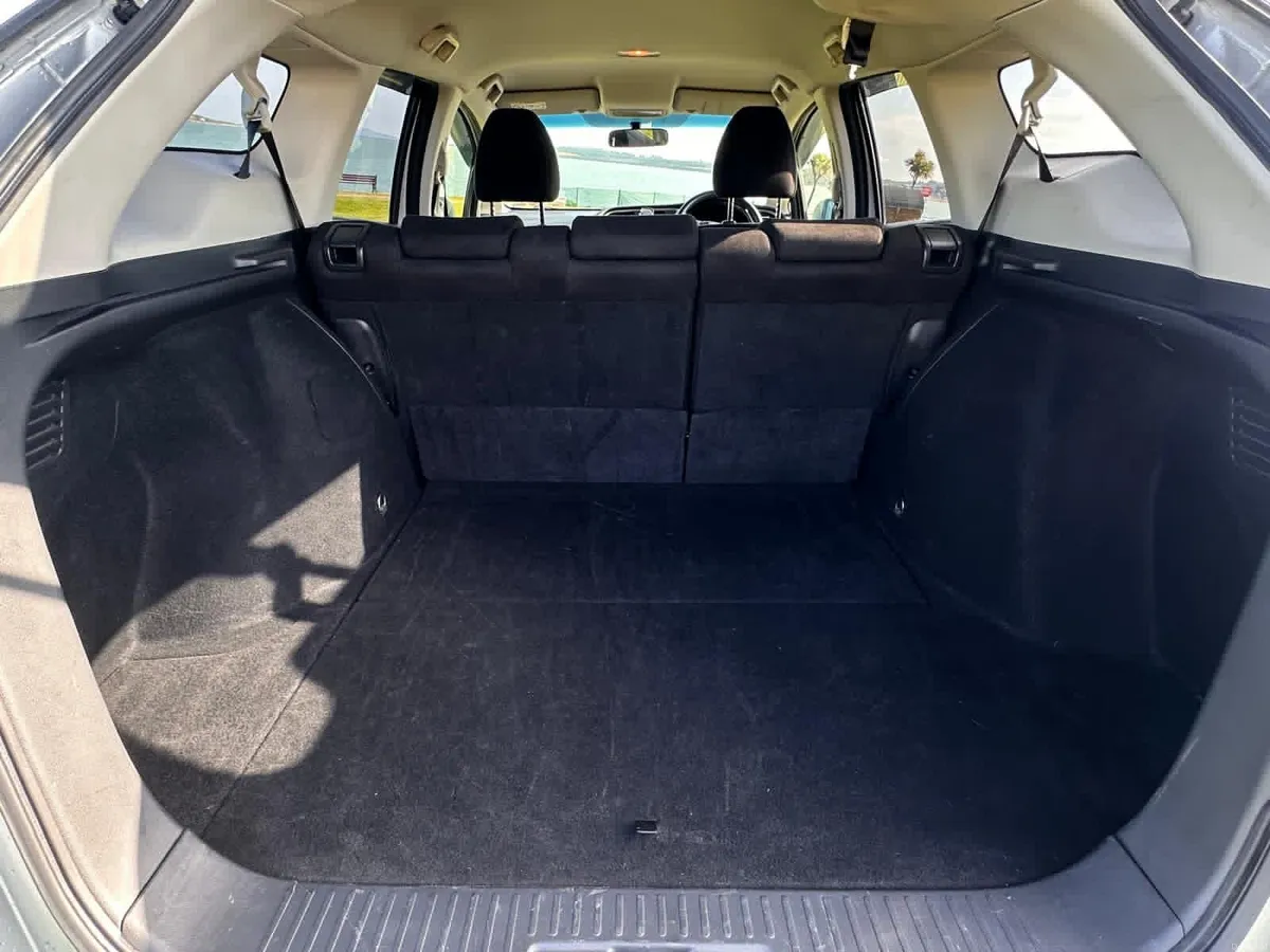 2016 Honda Shuttle Hybrid Auto Estate, Huge Boot - Image 4