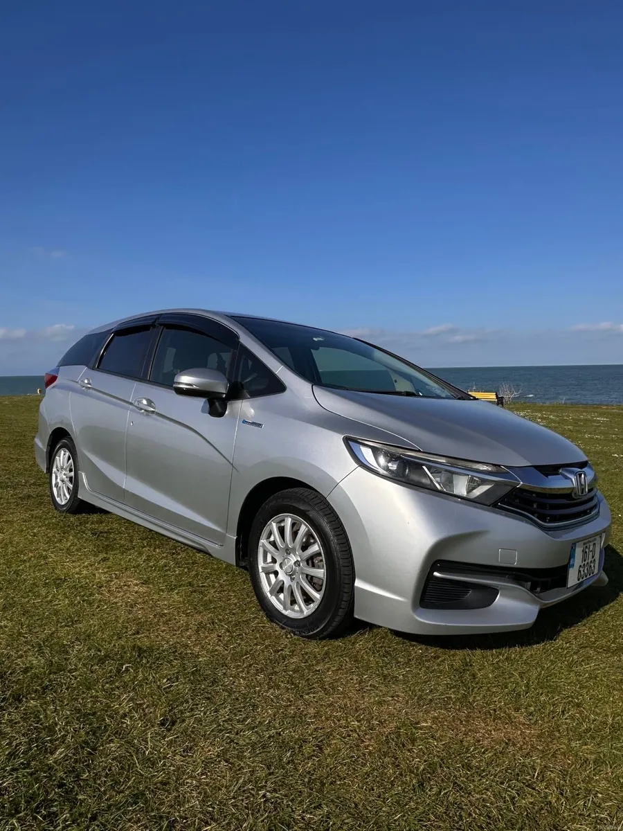 2016 Honda Shuttle Hybrid Auto Estate, Huge Boot - Image 1