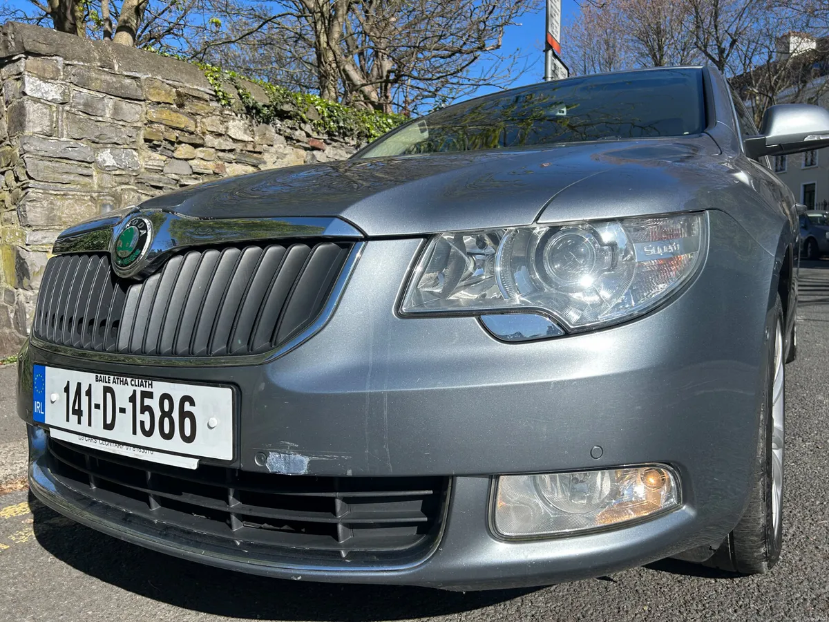 2014 SKODA SUPERB 4x4 LEATHER INTERIOR - Image 1