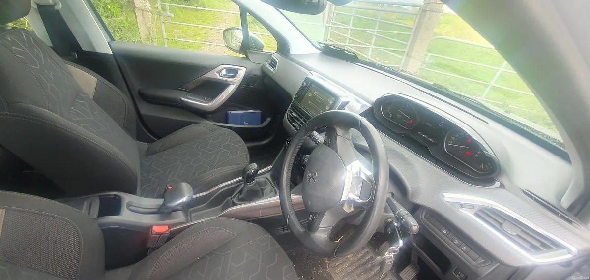 Peugeot 2008 2015 - Image 2