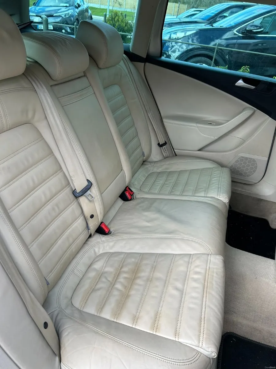 Volkswagen Passat Highline - Image 2
