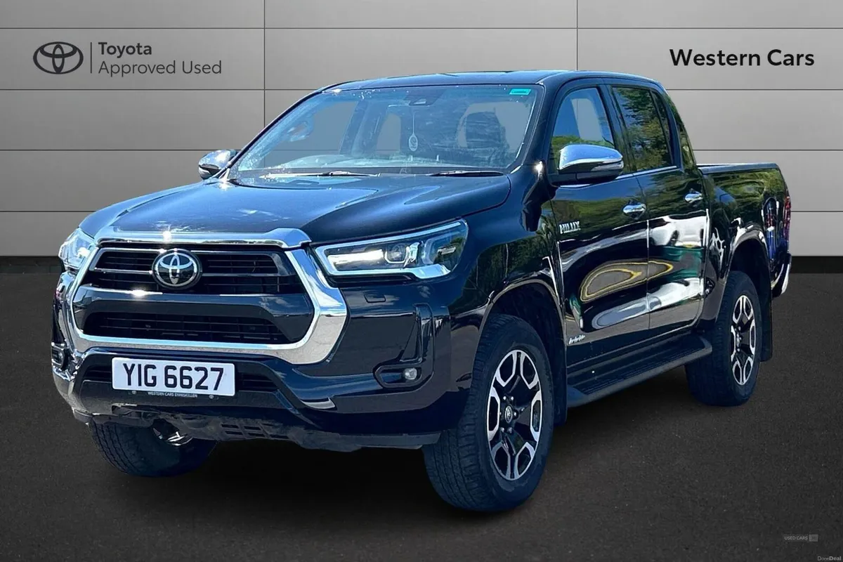 Toyota Hilux 2.8 D-4D Invincible 4WD Euro 6 (s/s) - Image 3