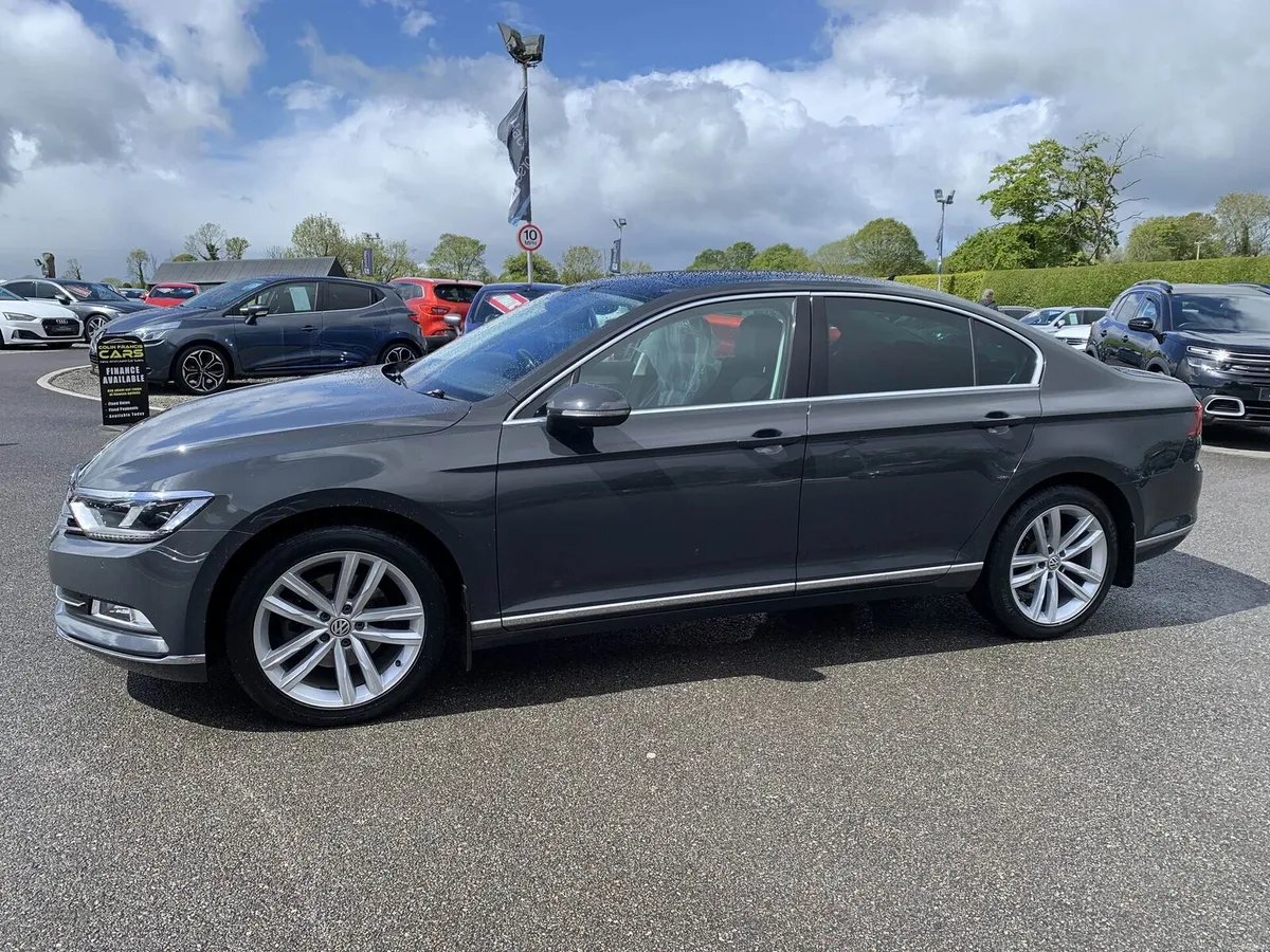 Volkswagen Passat GT - Image 2