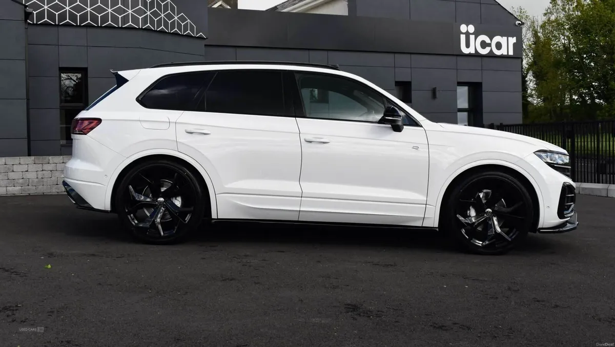 Volkswagen Touareg 3.0 Touareg V6 Black Edition TD - Image 4