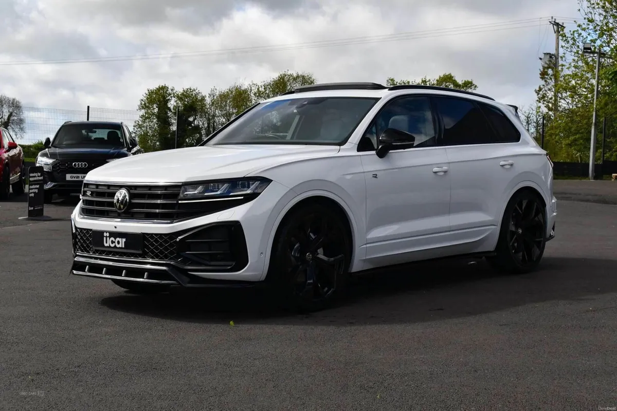 Volkswagen Touareg 3.0 Touareg V6 Black Edition TD - Image 3