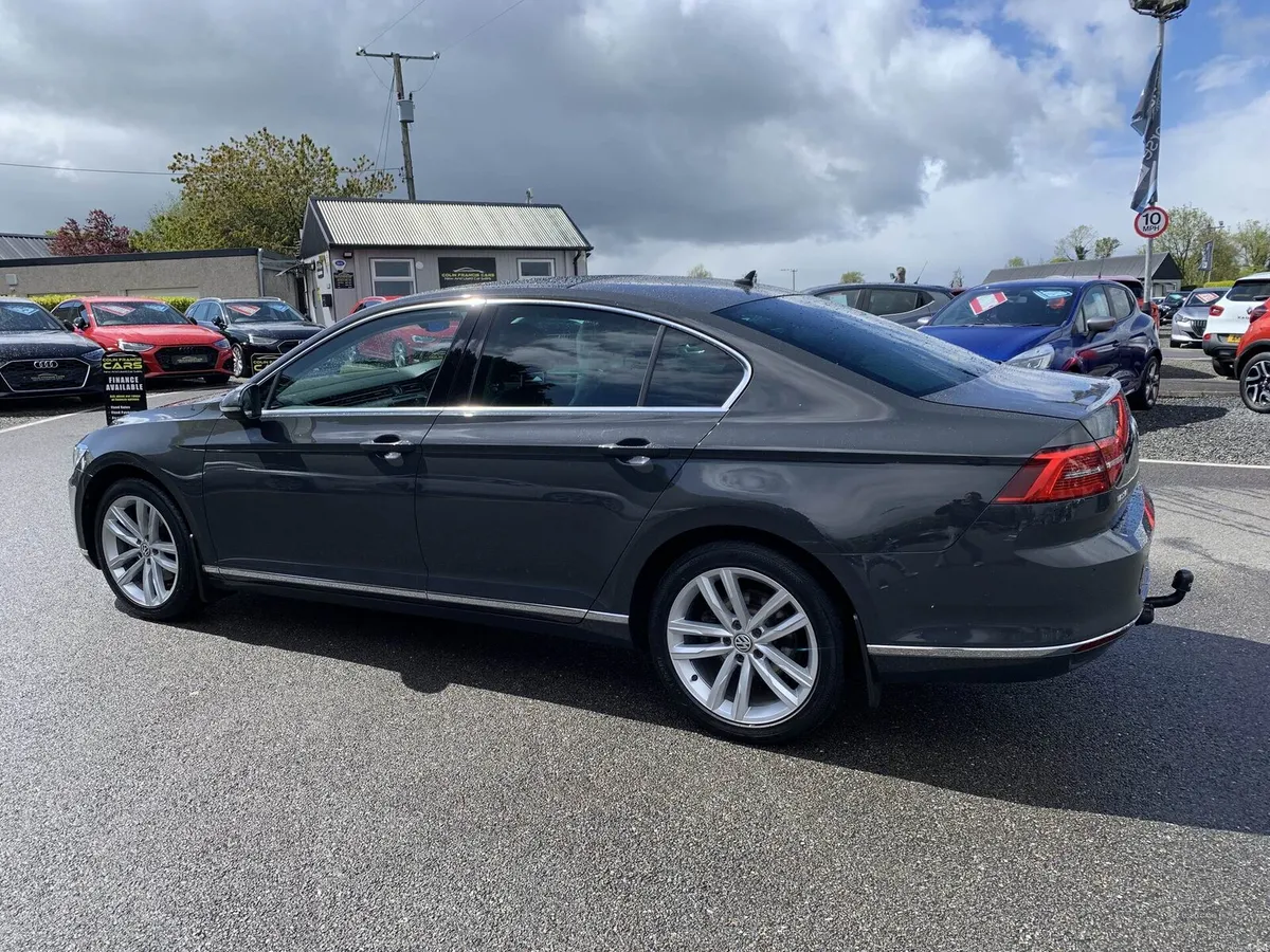 Volkswagen Passat GT - Image 3