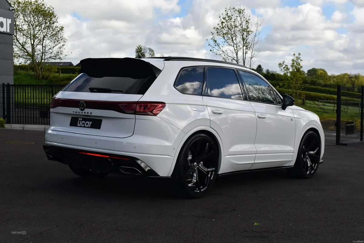 Volkswagen Touareg 3.0 Touareg V6 Black Edition TD - Image 5