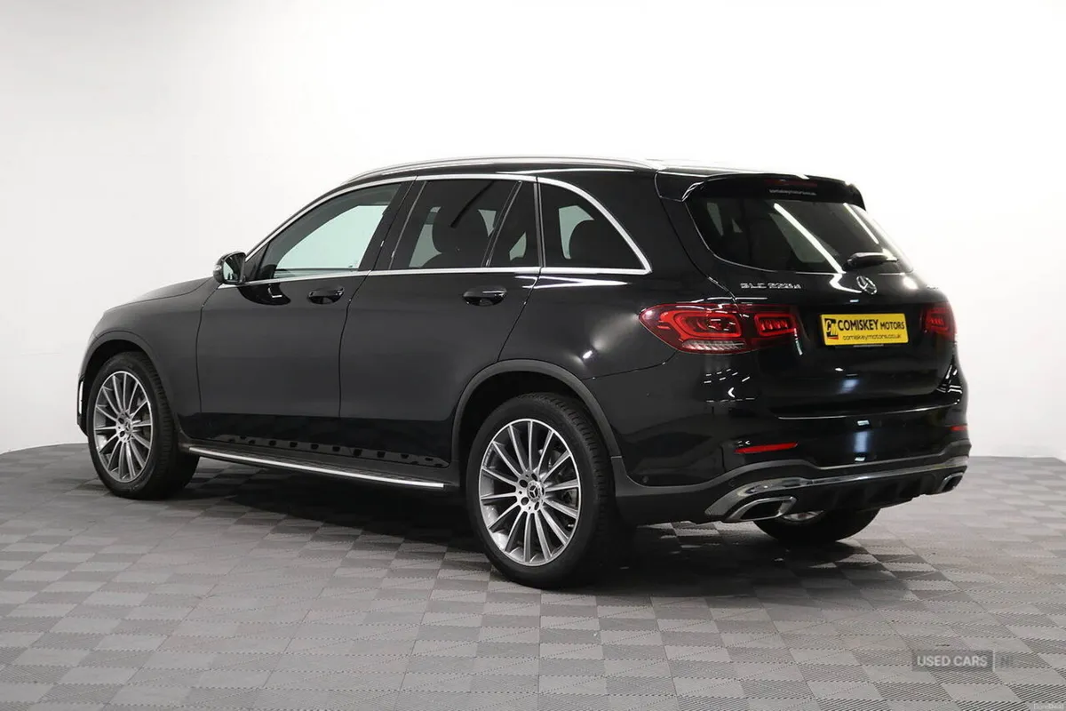 Mercedes-Benz GLC 220d AMG Line - Image 4