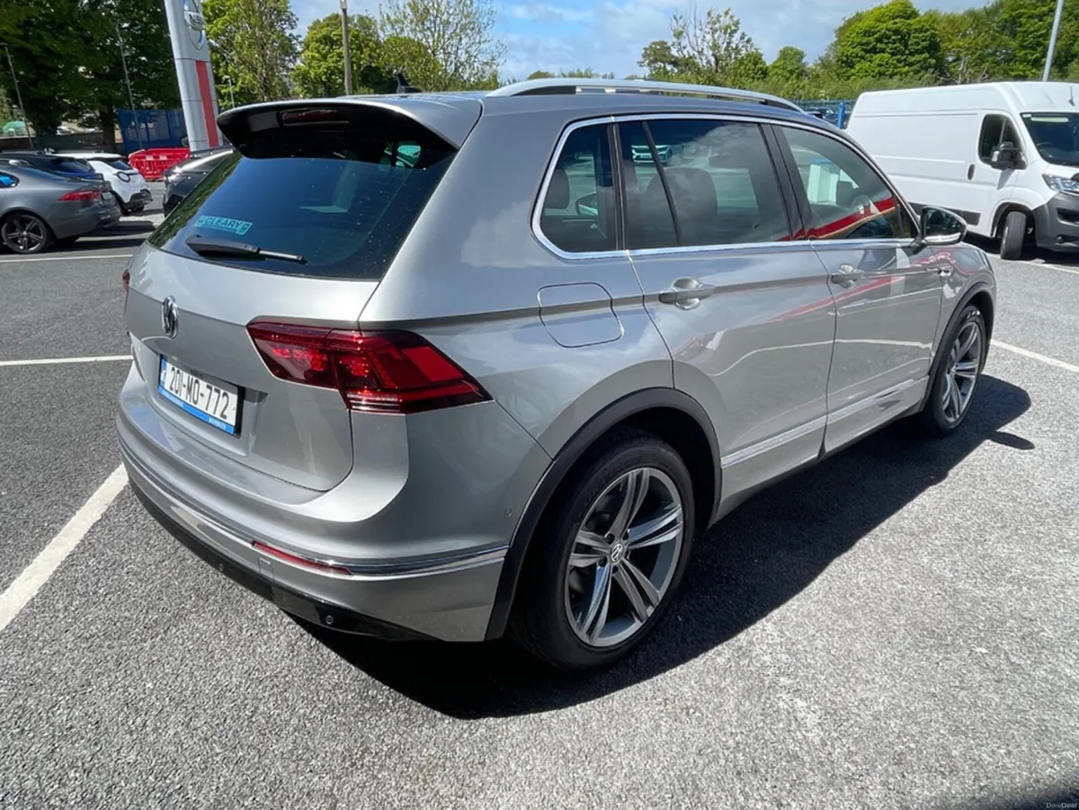 Volkswagen Tiguan R-LINE 2.0 TDI MANUAL 6SPEED FWD - Image 3