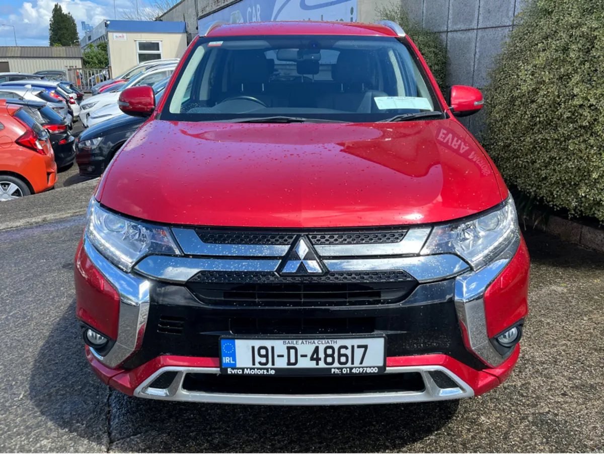 Mitsubishi Outlander JURO 4WD AUTOMATIC PLUG IN HY - Image 2