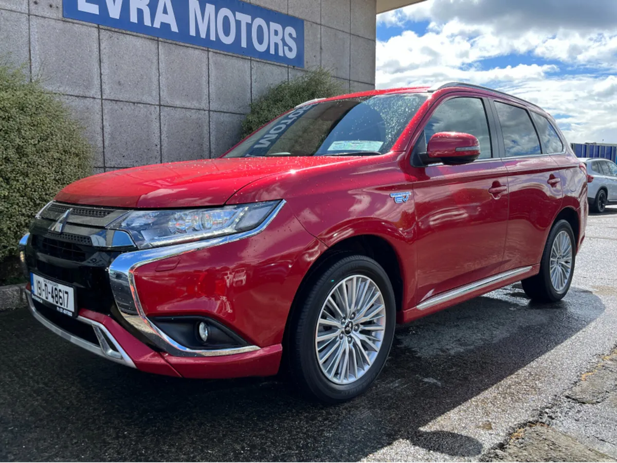 Mitsubishi Outlander JURO 4WD AUTOMATIC PLUG IN HY - Image 5
