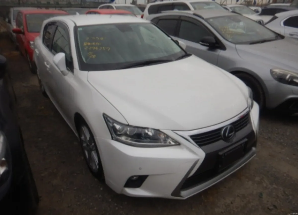 2016 Lexus CT200 - Image 1