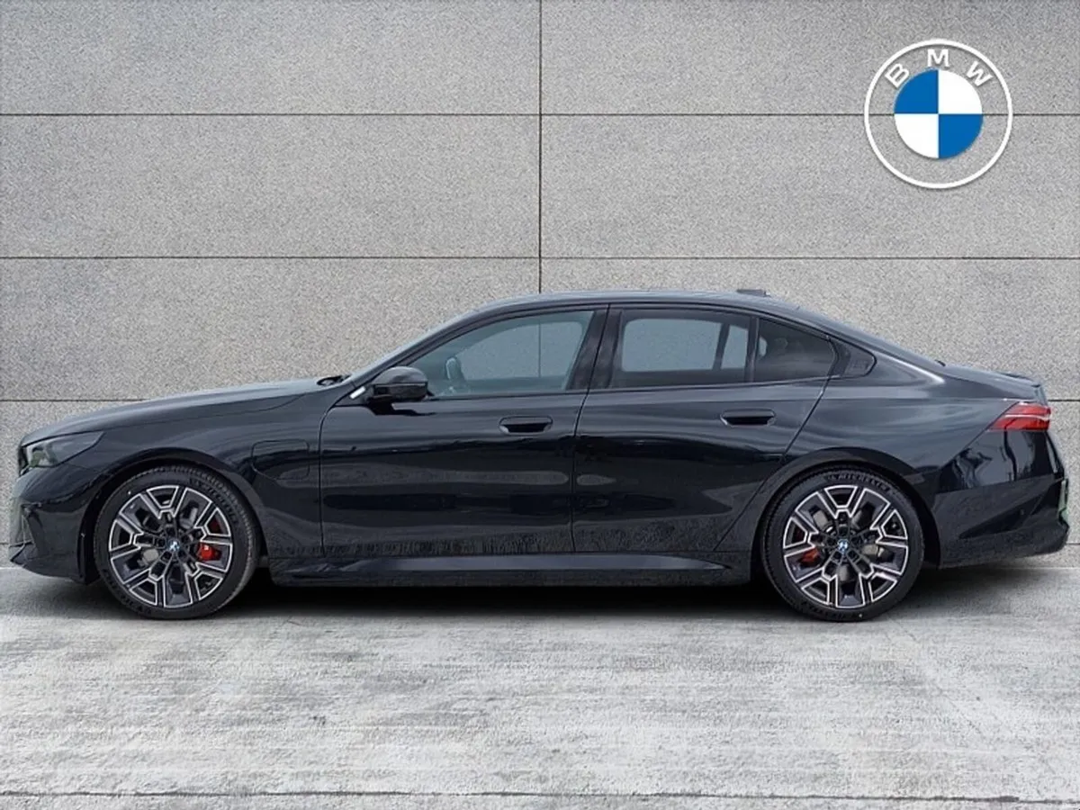 BMW 5-Series 530e M Sport Pro - Image 3