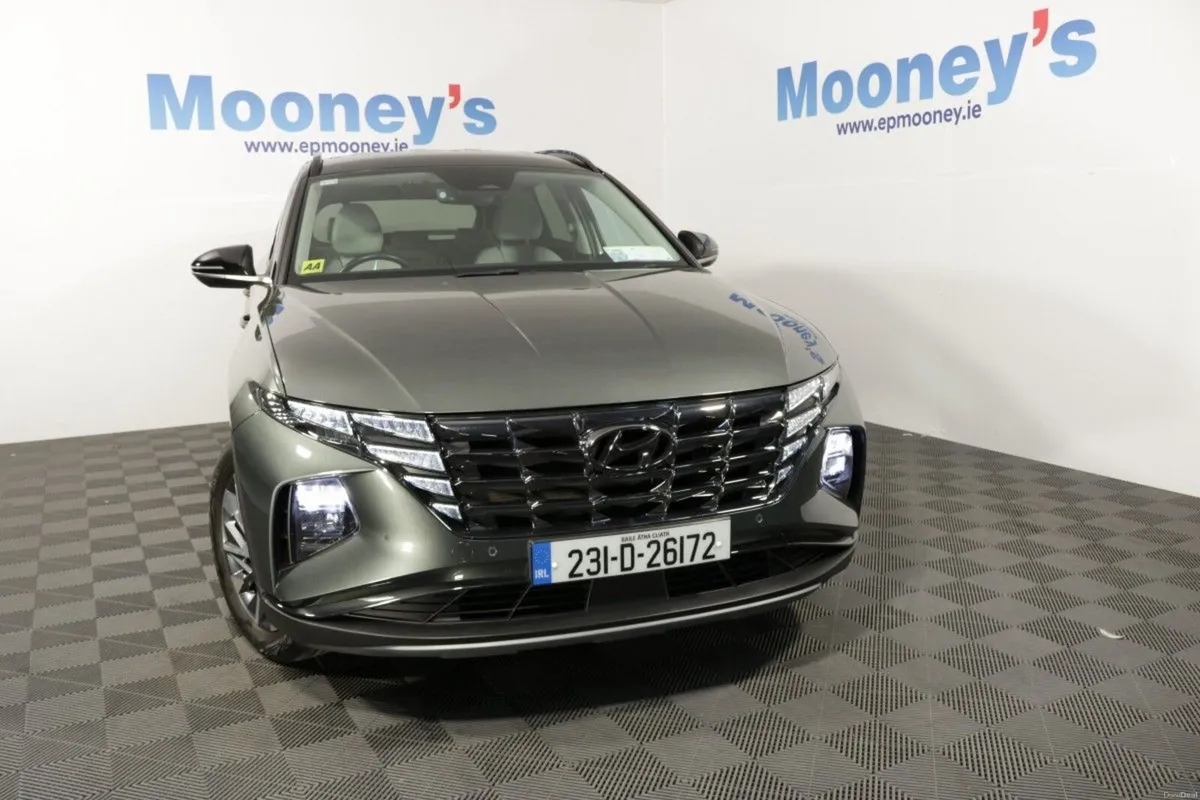 Hyundai Tucson EXECUTIVE PLUS 1.6L DIESEL SUV - Image 2