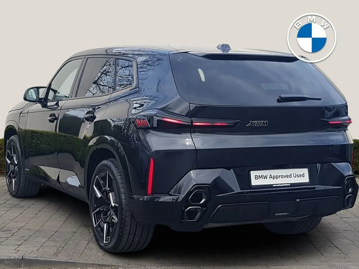 BMW XM 50e - Image 2