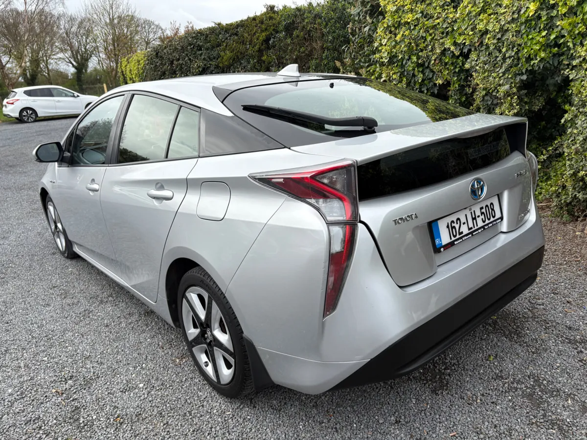 Toyota Prius 2016 Automatic - Image 3