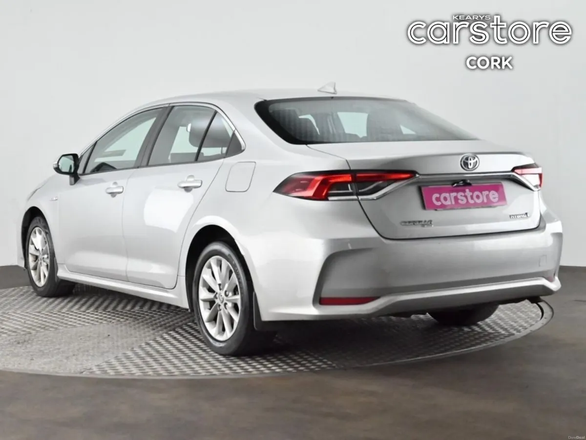 Toyota Corolla 1.8 Hybrid Luna Saloon - Image 4