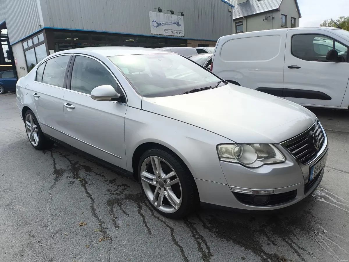 Volkswagen Passat 2009 - Image 1