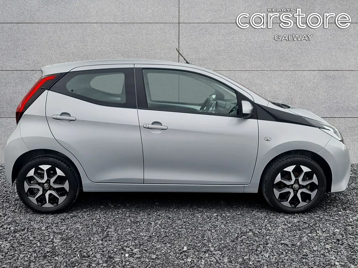 Toyota Aygo 1.0 VVT-i ** LOW KMs** X-play Smartpho - Image 2