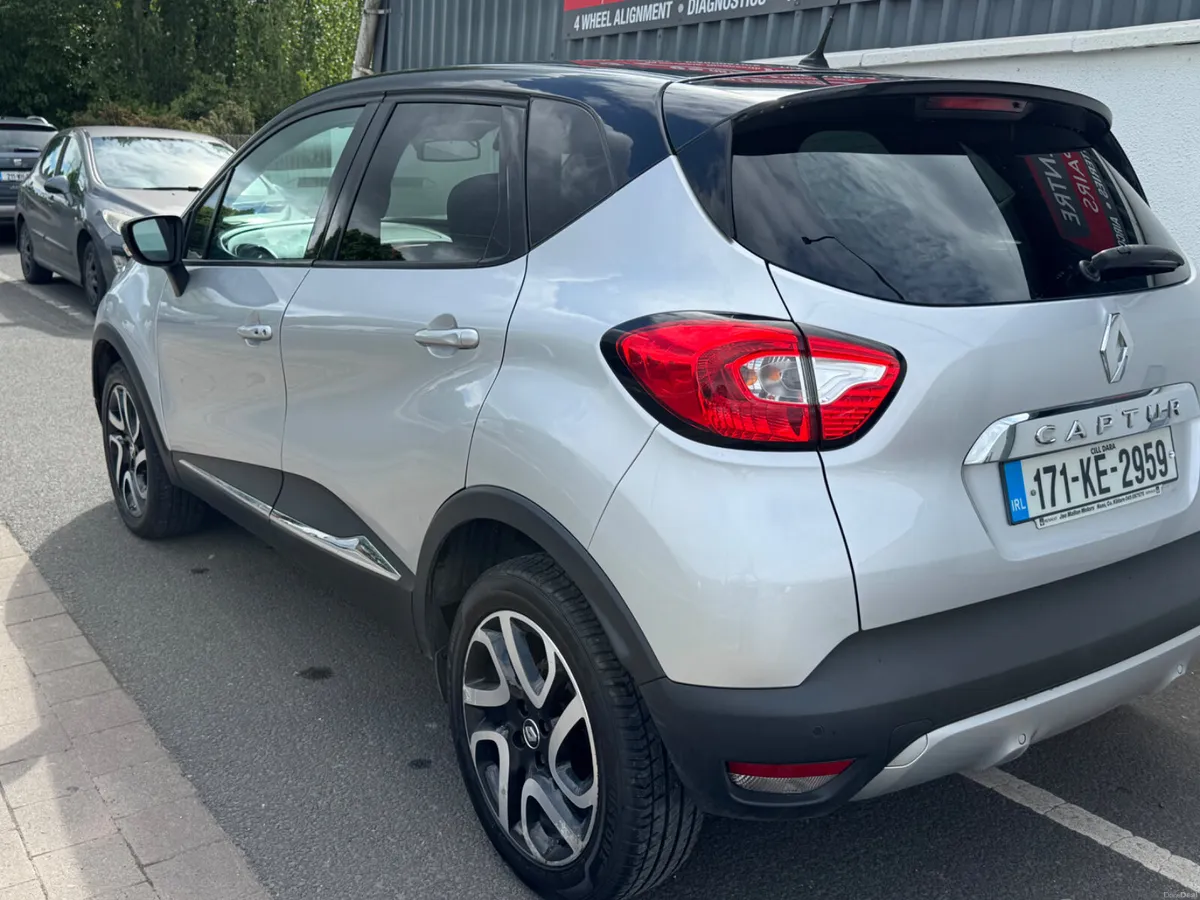 Renault Captur 2017 low milage.  Top spec - Image 3
