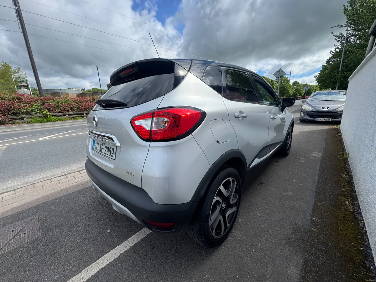 Renault Captur 2017 low milage.  Top spec - Image 4