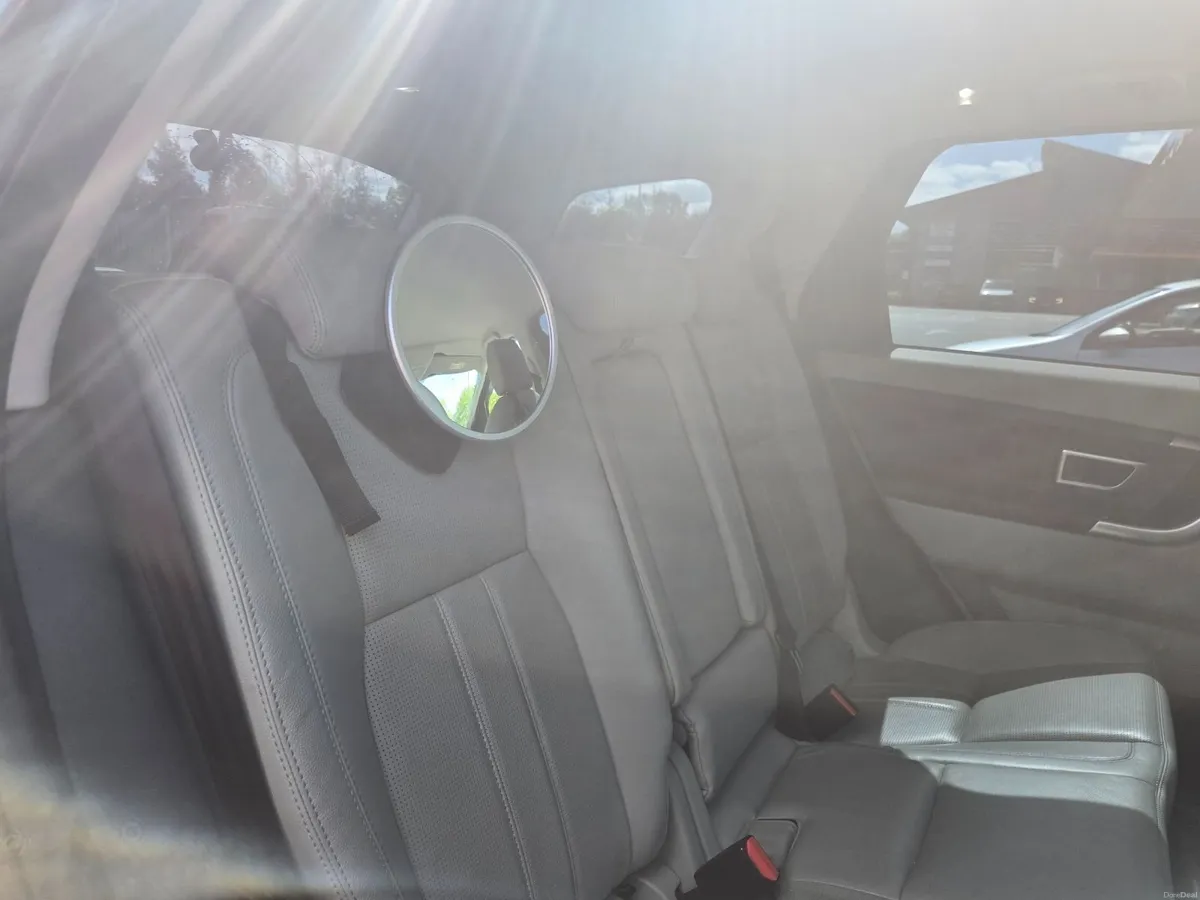 Land Rover Discovery Sport 2017 - Image 3