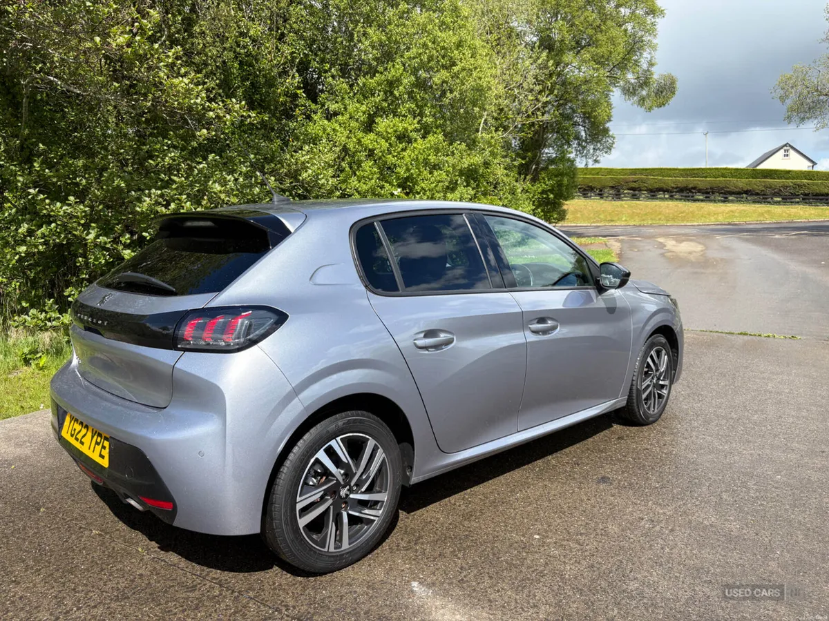 Peugeot 208 DIESEL HATCHBACK - Image 5
