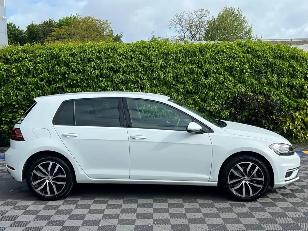 Volkswagen Golf HIGHLINE 1.4 TSI AUTO // APPLE CAR - Image 2