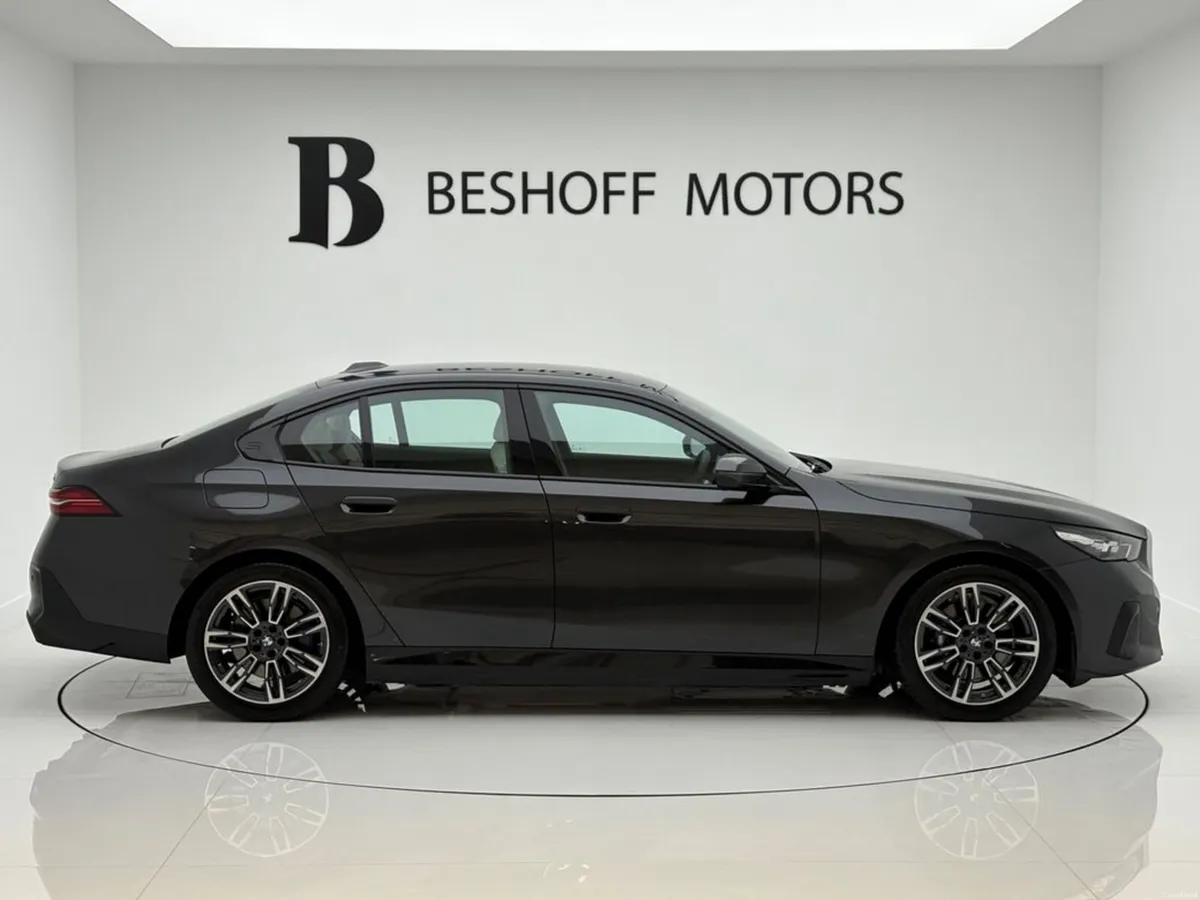 BMW 5-Series 530e M-SPORT=IVORY INTERIOR//ONLY 300 - Image 4
