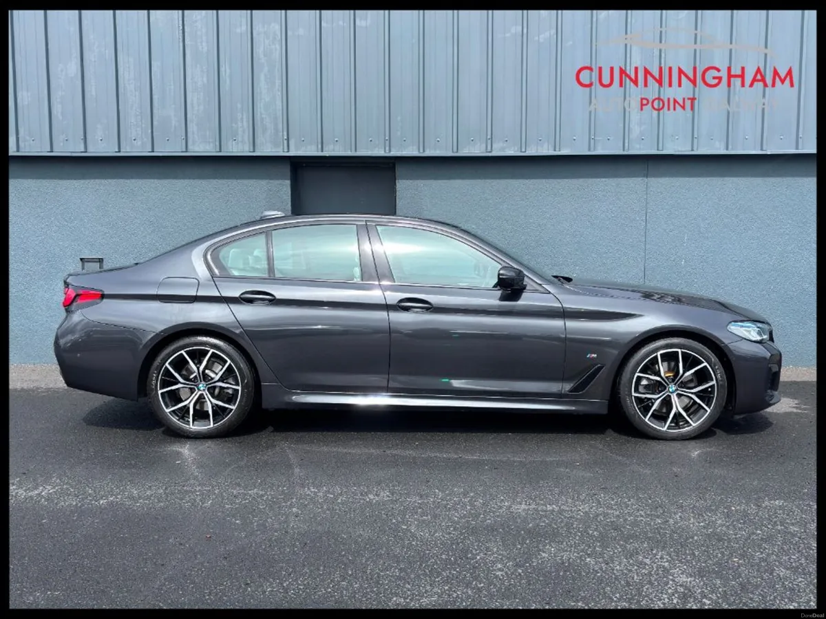BMW 5-Series 520d M Sport [Very High Spec] - Image 3