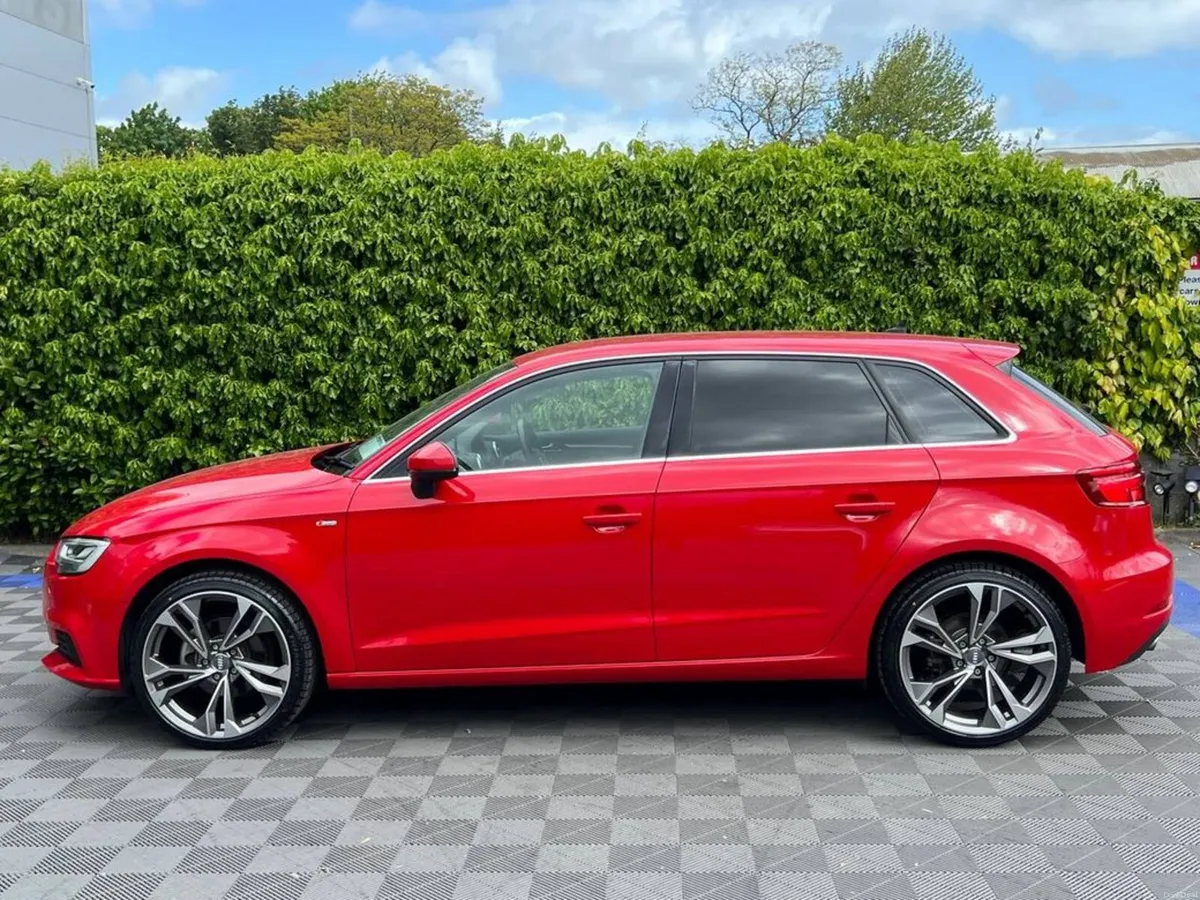 Audi A3 S-LINE PACK 1.4 TFSI // VERY LOW MILEAGE / - Image 3