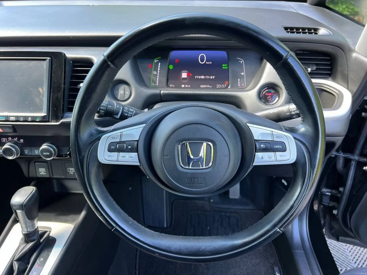Honda Fit 1.5 HYBRID AUTO // REVERSE CAMERA // AIR - Image 4