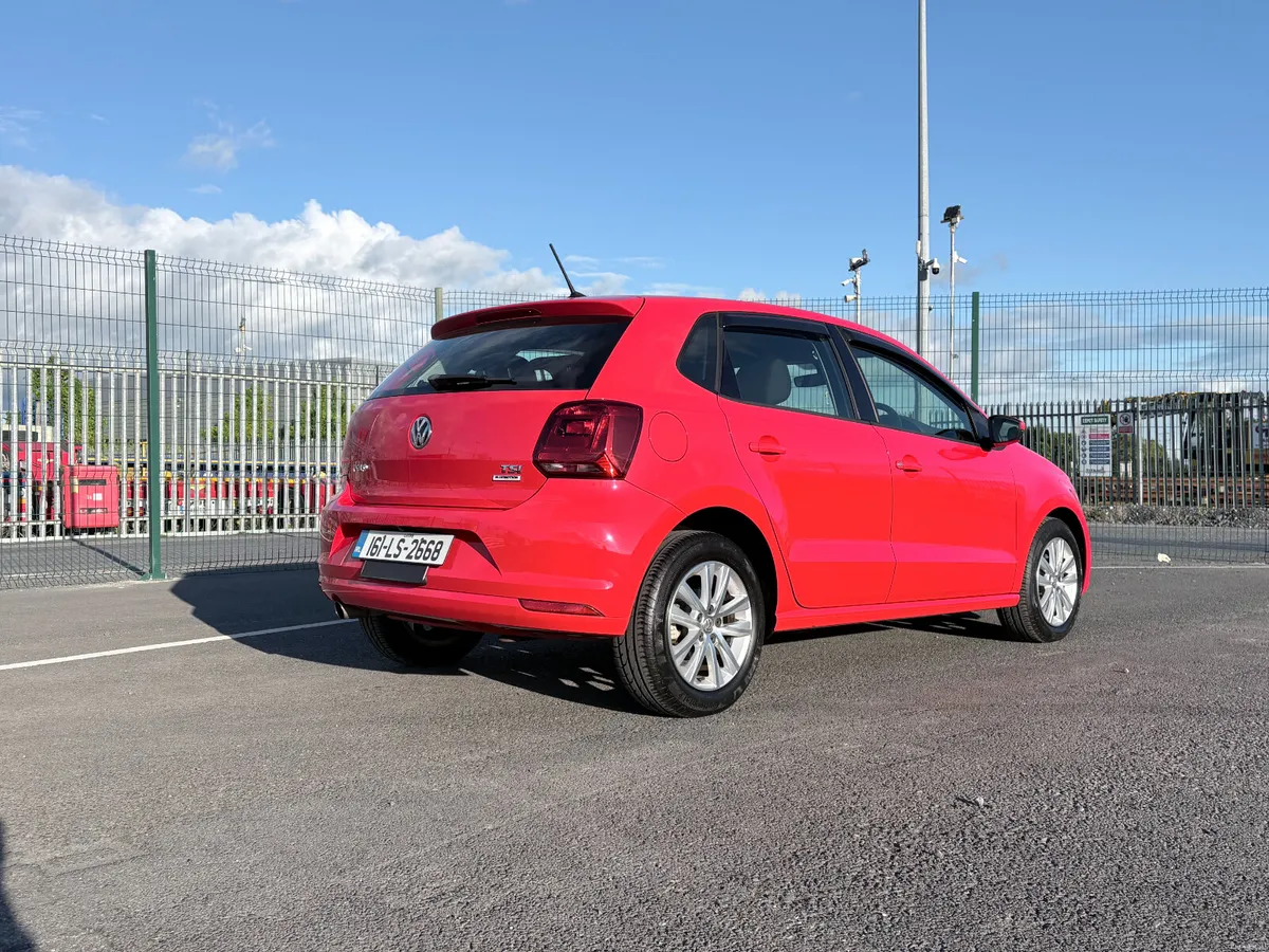 2016 Volkswagen Polo Automatic Comfortline - Image 3