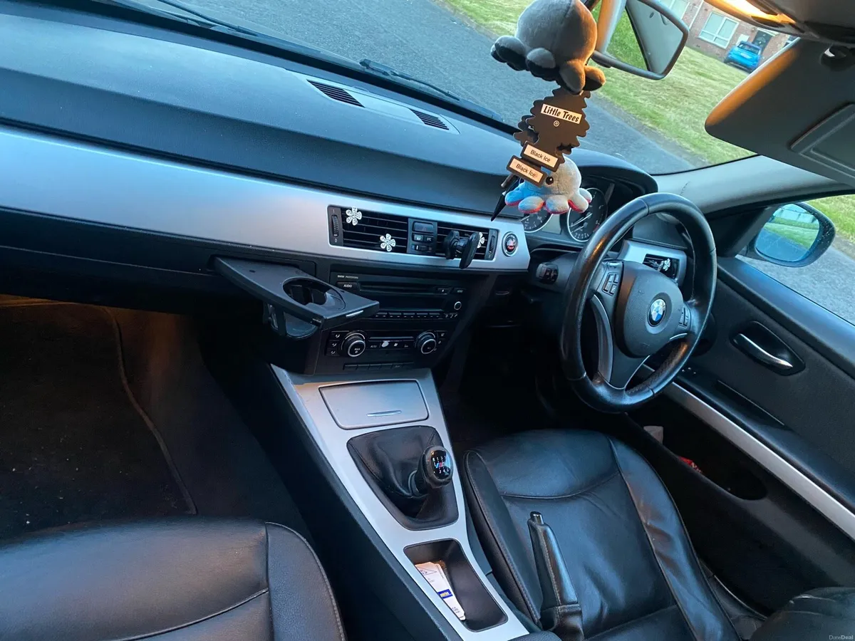 BMW 318D E90 - Image 3