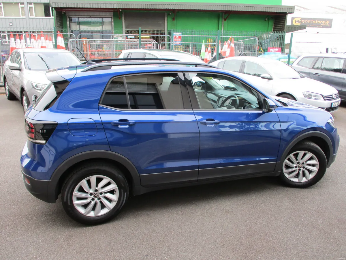 Volkswagen T-Cross 1.0TSI LIFE  2023 - Image 4