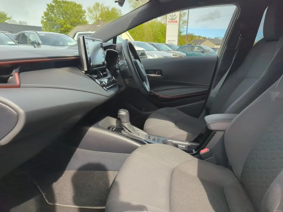 Toyota Corolla COROLLA HYBRID L/SPORT HB - Image 6