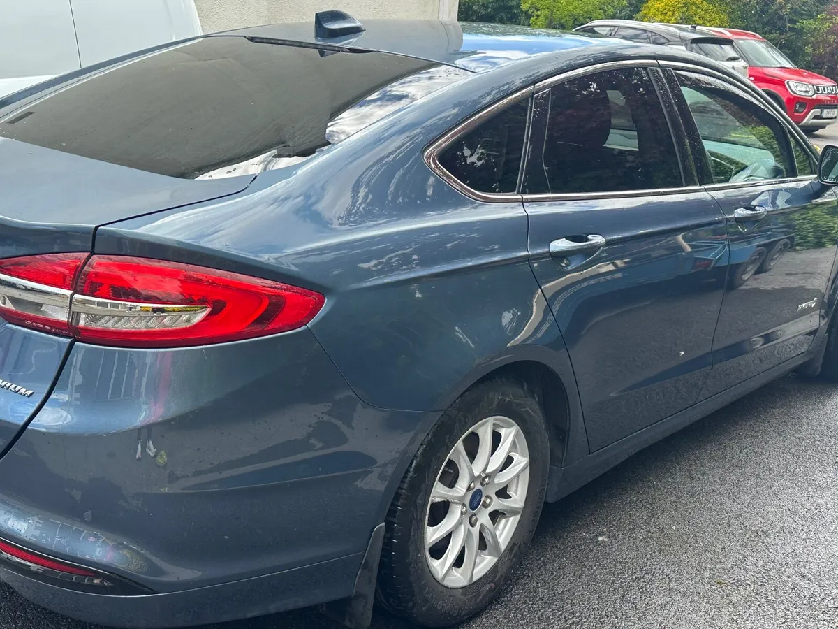 Ford Mondeo 2021 - Image 4