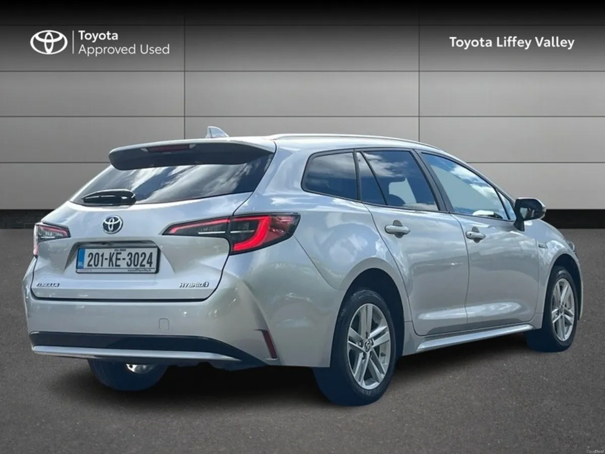 Toyota Corolla COROLLA HYBRID LUNA TOURING SPORT - Image 2