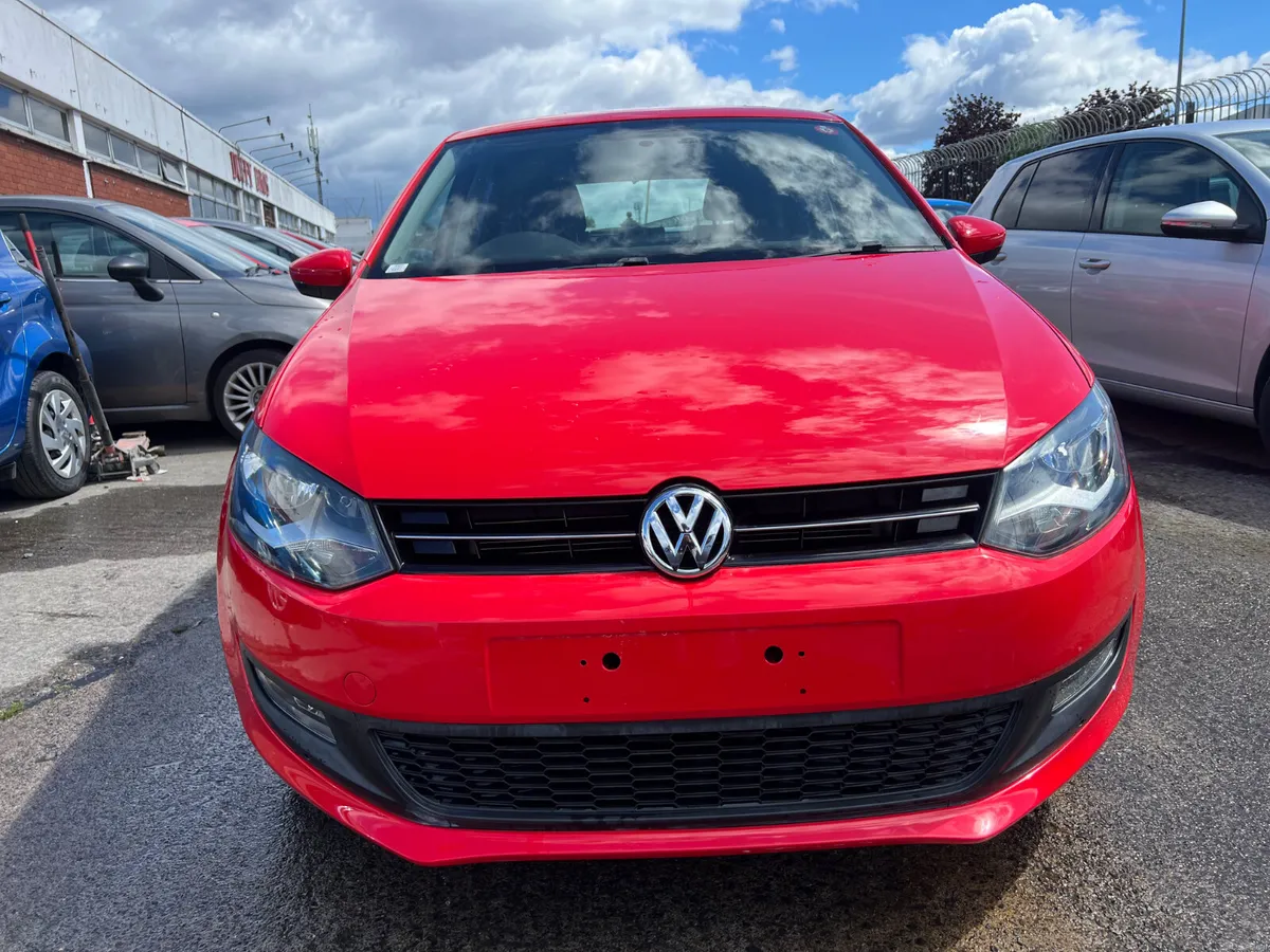 Volkswagen Polo 2013 Automatic/ only 63k km - Image 3